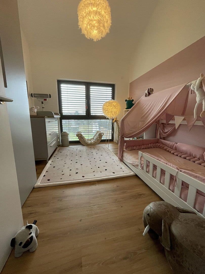 Pronájem bytu 4+1 142 m², Bad Vilbel, Hessen Pronájem bytu 4+1 142 m², Bad Vilbel, Hessen