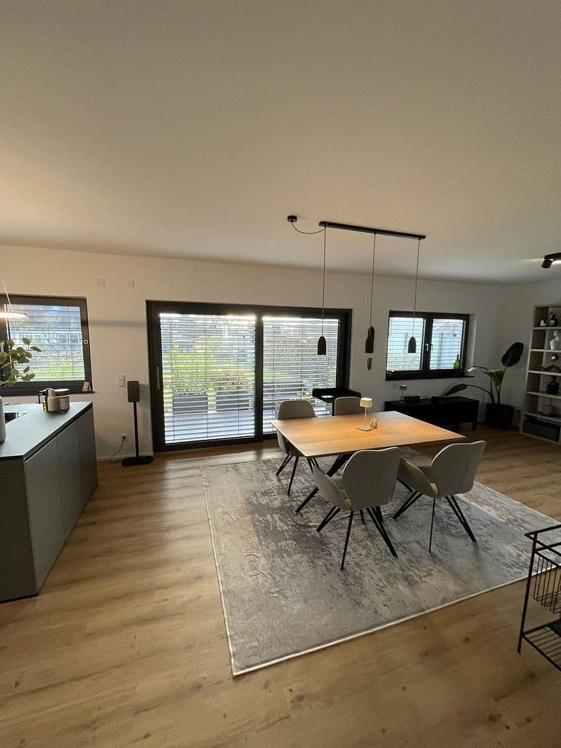 Pronájem bytu 4+1 142 m², Bad Vilbel, Hessen Pronájem bytu 4+1 142 m², Bad Vilbel, Hessen