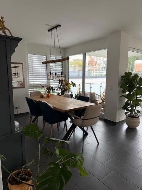 Pronájem bytu 4+1 135 m², Weinheim, Bádensko-Württembersko Pronájem bytu 4+1 135 m², Weinheim, Bádensko-Württembersko