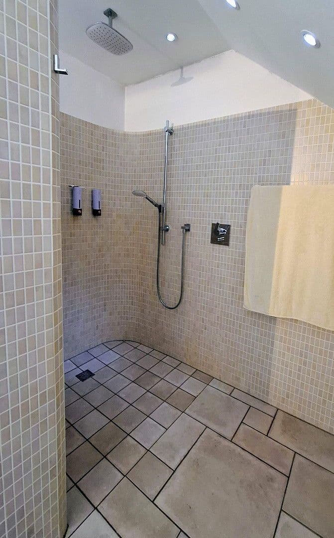 Pronájem bytu 4+1 170 m², Wachtberg, Severní Porýní-Vestfálsko Pronájem bytu 4+1 170 m², Wachtberg, Severní Porýní-Vestfálsko