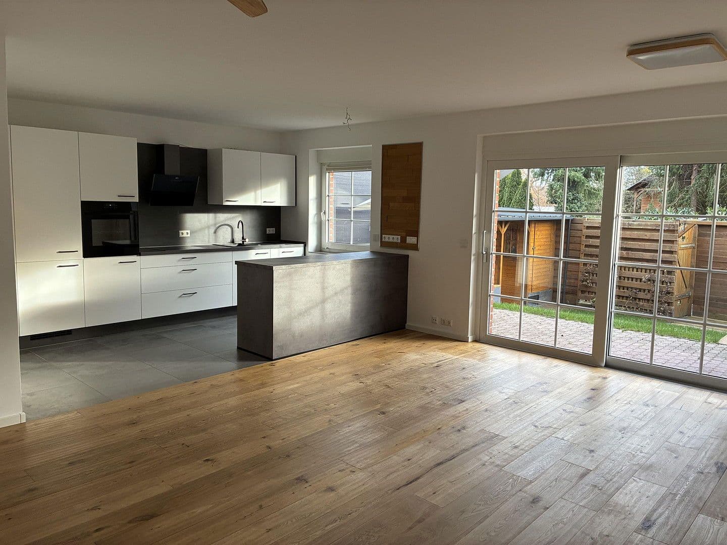 Pronájem bytu 2+1 60 m², Wolfsburg, Dolní Sasko Pronájem bytu 2+1 60 m², Wolfsburg, Dolní Sasko