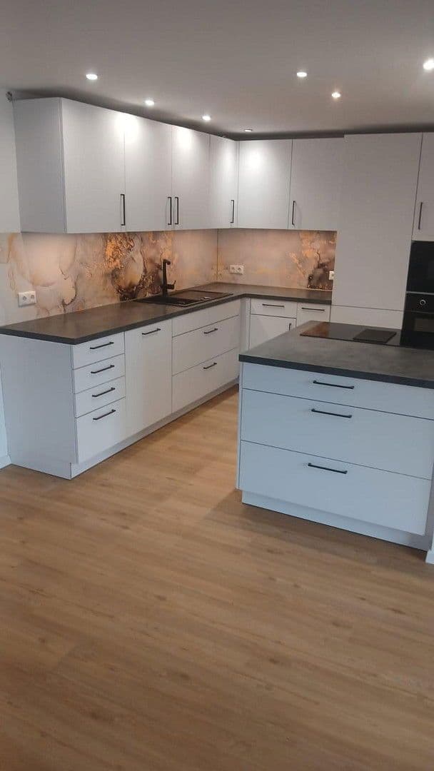 Pronájem bytu 2+1 100 m², Leutenbergstraße 2, Kammlach, Bavorsko Pronájem bytu 2+1 100 m², Leutenbergstraße 2, Kammlach, Bavorsko