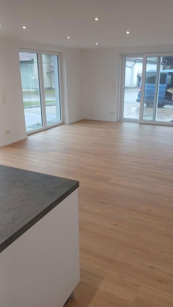 Pronájem bytu 2+1 100 m², Leutenbergstraße 2, Kammlach, Bavorsko Pronájem bytu 2+1 100 m², Leutenbergstraße 2, Kammlach, Bavorsko