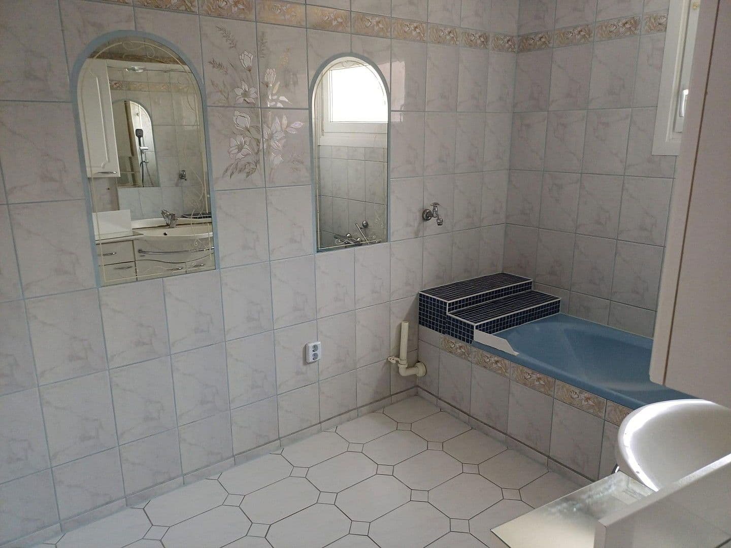 Pronájem bytu 3+kk 82 m², Schwäbisch Gmünd, Bádensko-Württembersko Pronájem bytu 3+kk 82 m², Schwäbisch Gmünd, Bádensko-Württembersko