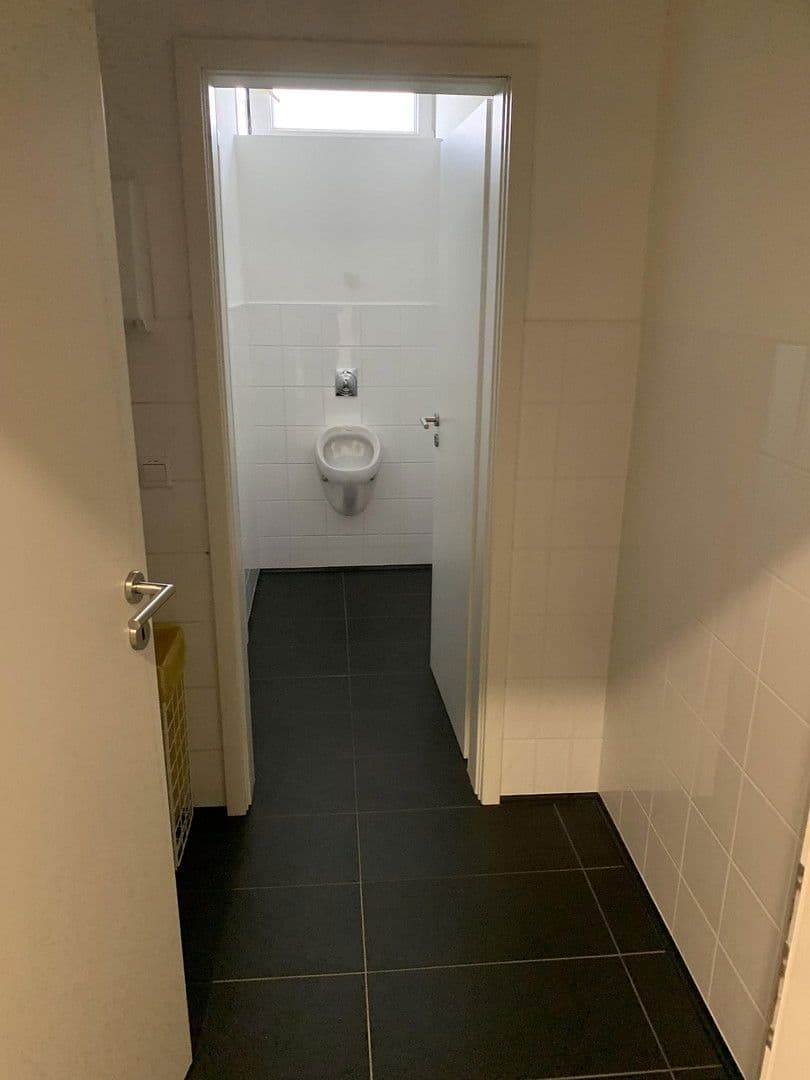 Pronájem kanceláře 297 m², Fürther Straße 228, Nürnberg, Bavorsko Pronájem kanceláře 297 m², Fürther Straße 228, Nürnberg, Bavorsko