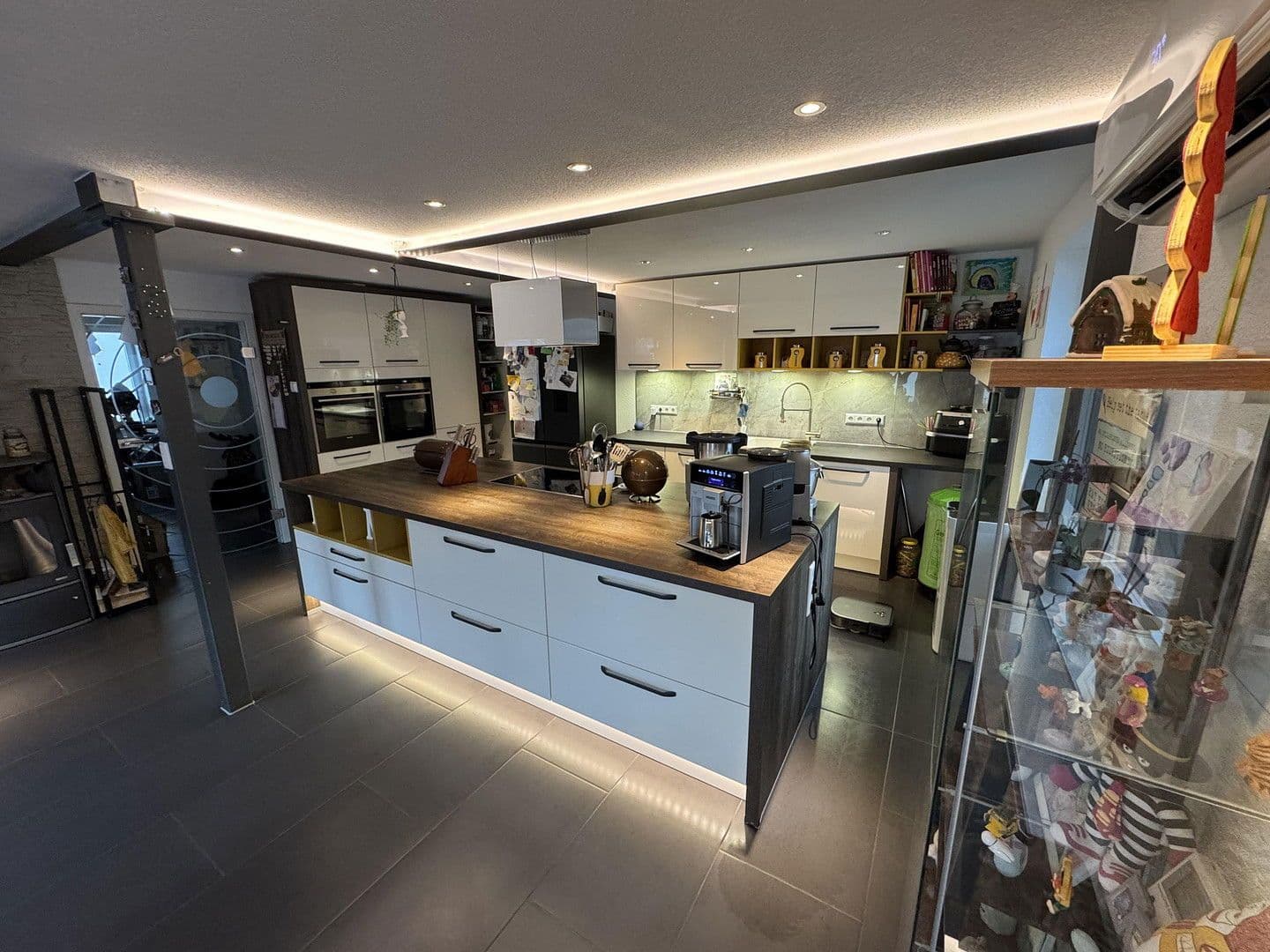 Prodej domu 130 m², pozemek 309 m², Lichtenstein, Bádensko-Württembersko Prodej domu 130 m², pozemek 309 m², Lichtenstein, Bádensko-Württembersko