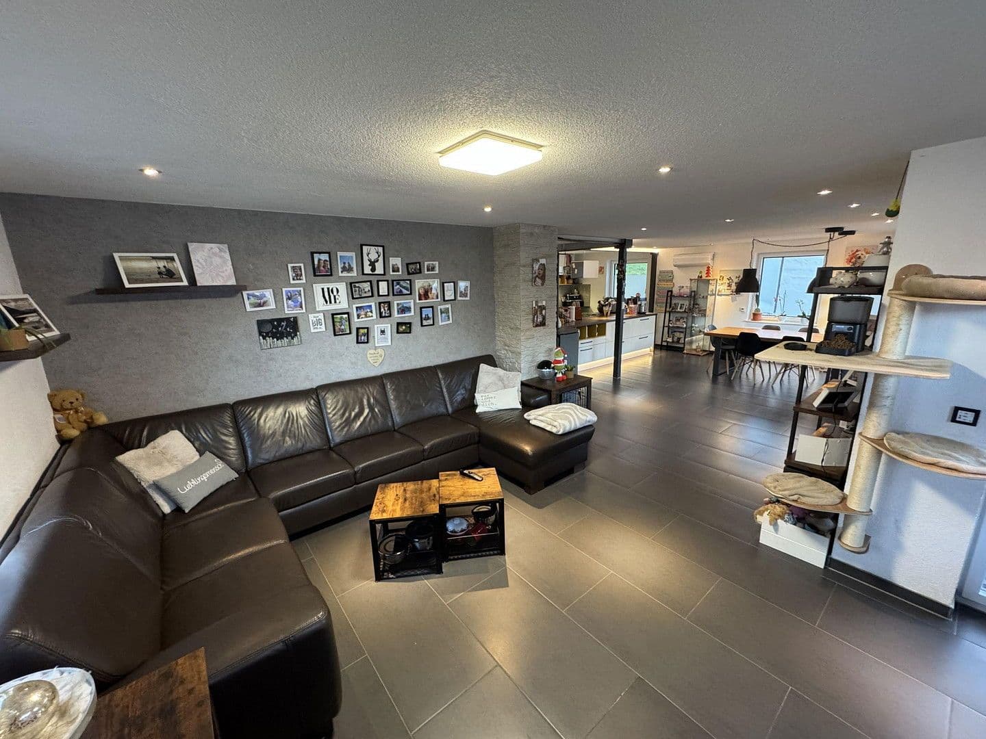 Prodej domu 130 m², pozemek 309 m², Lichtenstein, Bádensko-Württembersko Prodej domu 130 m², pozemek 309 m², Lichtenstein, Bádensko-Württembersko