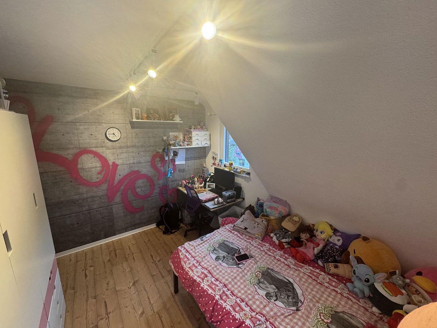 Prodej domu 130 m², pozemek 309 m², Lichtenstein, Bádensko-Württembersko Prodej domu 130 m², pozemek 309 m², Lichtenstein, Bádensko-Württembersko