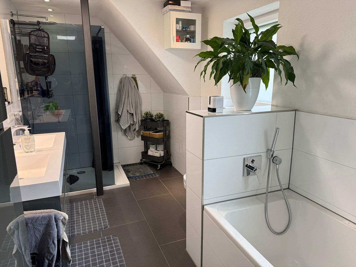 Prodej domu 130 m², pozemek 309 m², Lichtenstein, Bádensko-Württembersko Prodej domu 130 m², pozemek 309 m², Lichtenstein, Bádensko-Württembersko