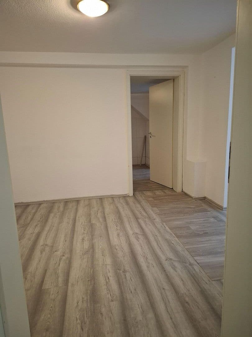 Pronájem bytu 4+1 84 m², Wertachstrasse 12, Augsburg, Bavorsko Pronájem bytu 4+1 84 m², Wertachstrasse 12, Augsburg, Bavorsko