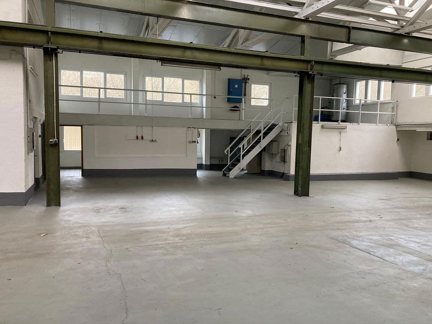 Pronájem nebytového prostoru 1.115 m², Siegen, Severní Porýní-Vestfálsko Pronájem nebytového prostoru 1.115 m², Siegen, Severní Porýní-Vestfálsko