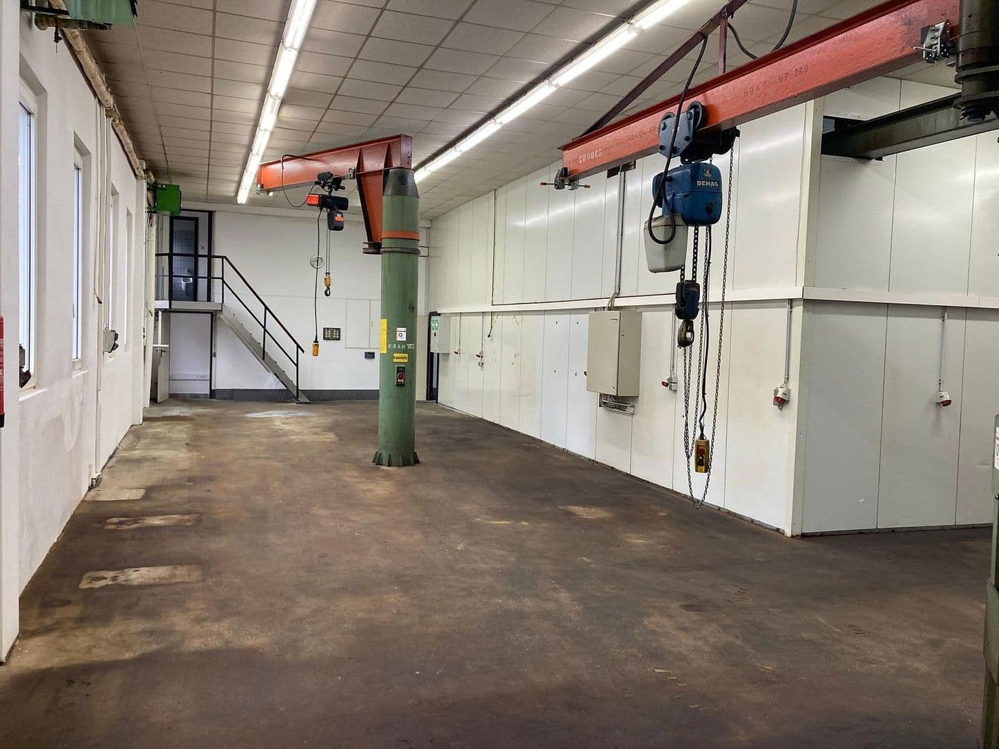 Pronájem nebytového prostoru 1.115 m², Siegen, Severní Porýní-Vestfálsko Pronájem nebytového prostoru 1.115 m², Siegen, Severní Porýní-Vestfálsko