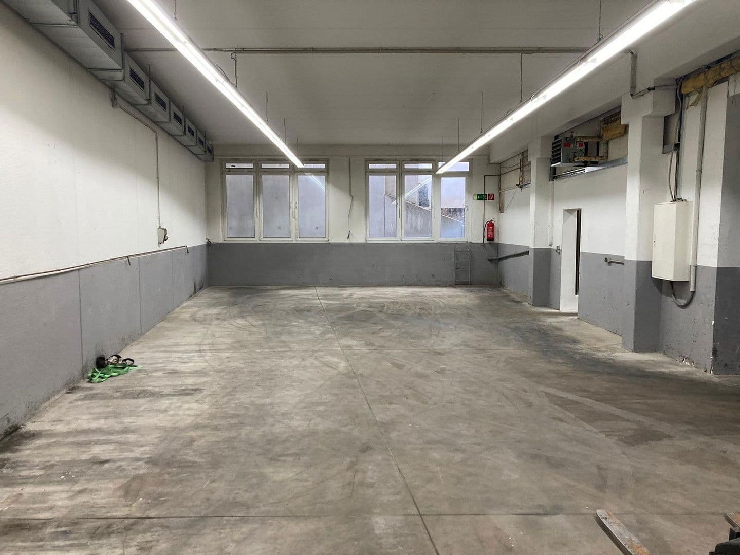 Pronájem nebytového prostoru 1.115 m², Siegen, Severní Porýní-Vestfálsko Pronájem nebytového prostoru 1.115 m², Siegen, Severní Porýní-Vestfálsko