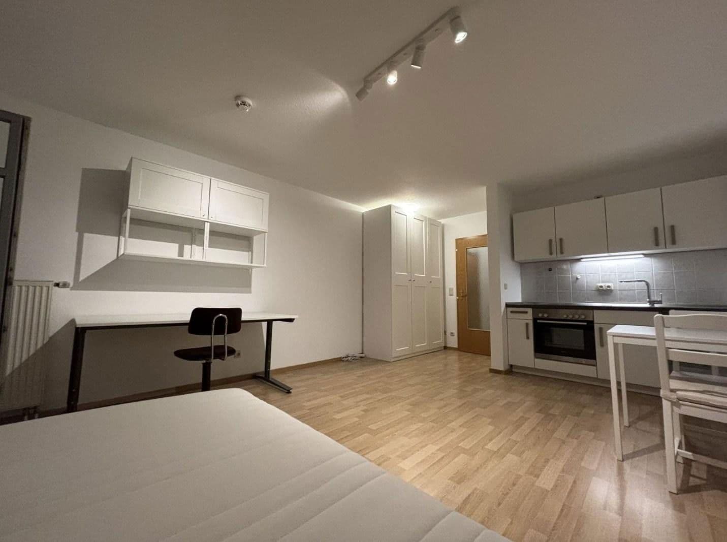 Pronájem bytu 1+1 30 m², Marconistr. 10, Augsburg, Bavorsko Pronájem bytu 1+1 30 m², Marconistr. 10, Augsburg, Bavorsko