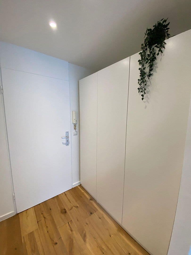 Pronájem bytu 1+1 29 m², Berg-am-Laim-Str. 95, München, Bavorsko Pronájem bytu 1+1 29 m², Berg-am-Laim-Str. 95, München, Bavorsko