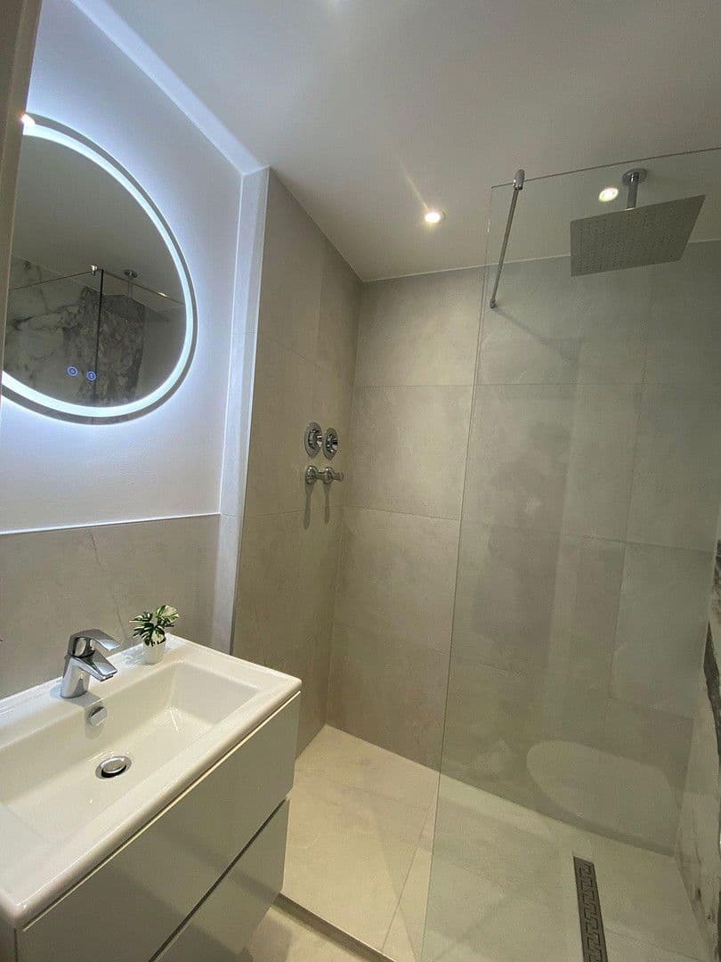 Pronájem bytu 1+1 29 m², Berg-am-Laim-Str. 95, München, Bavorsko Pronájem bytu 1+1 29 m², Berg-am-Laim-Str. 95, München, Bavorsko