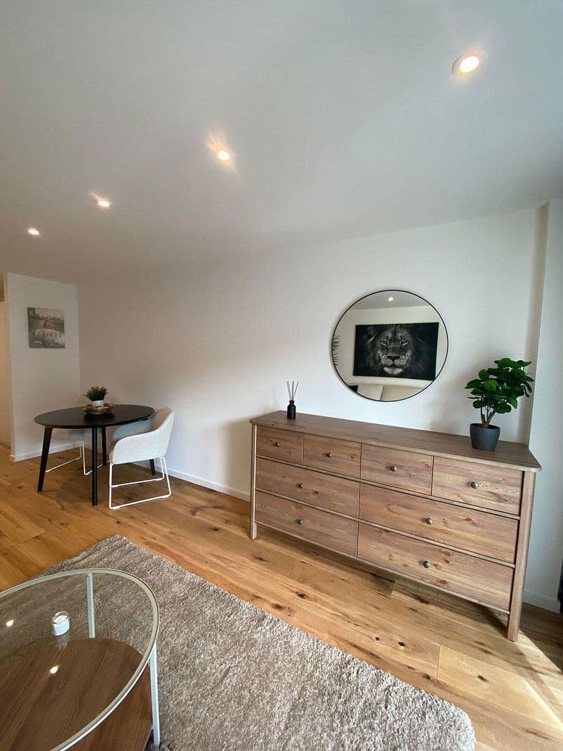 Pronájem bytu 1+1 29 m², Berg-am-Laim-Str. 95, München, Bavorsko Pronájem bytu 1+1 29 m², Berg-am-Laim-Str. 95, München, Bavorsko