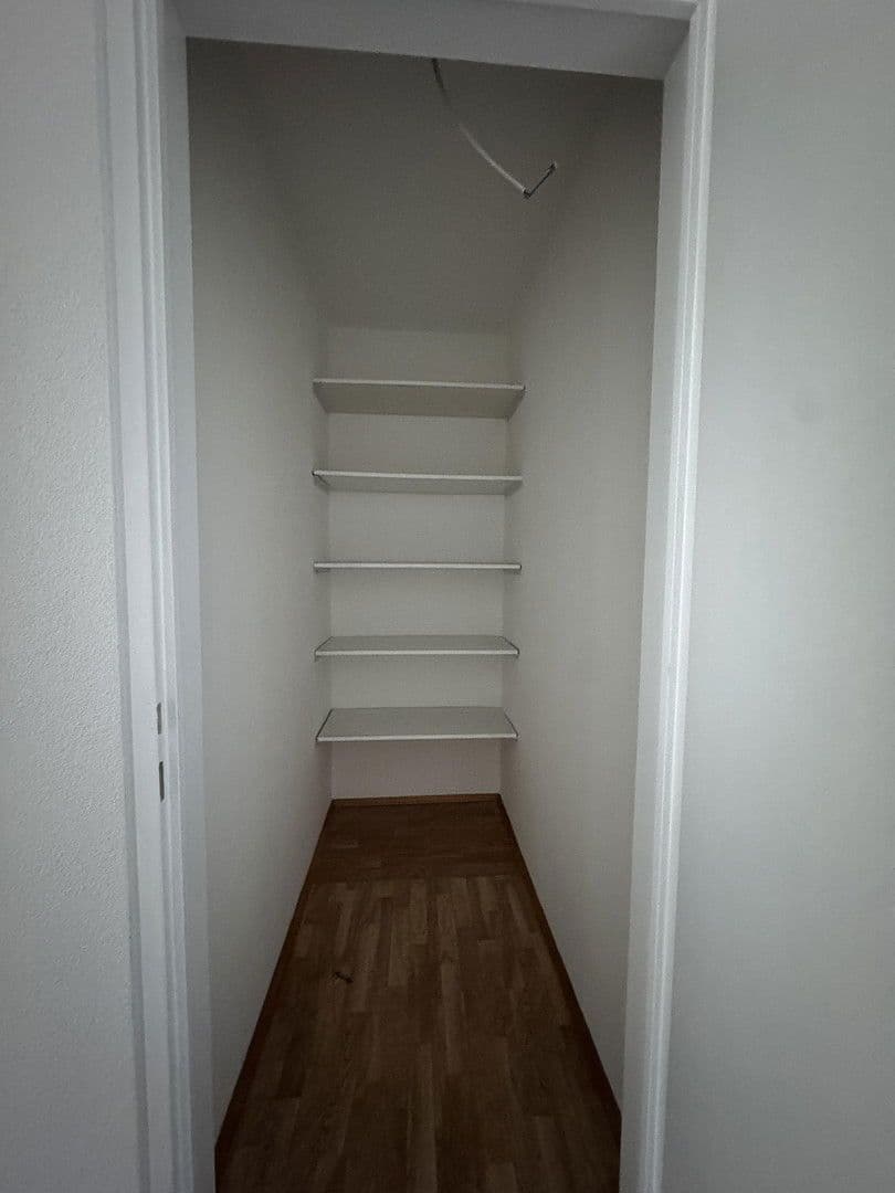 Pronájem bytu 3+1 81 m², Römerstr. 3, Rottweil, Bádensko-Württembersko Pronájem bytu 3+1 81 m², Römerstr. 3, Rottweil, Bádensko-Württembersko