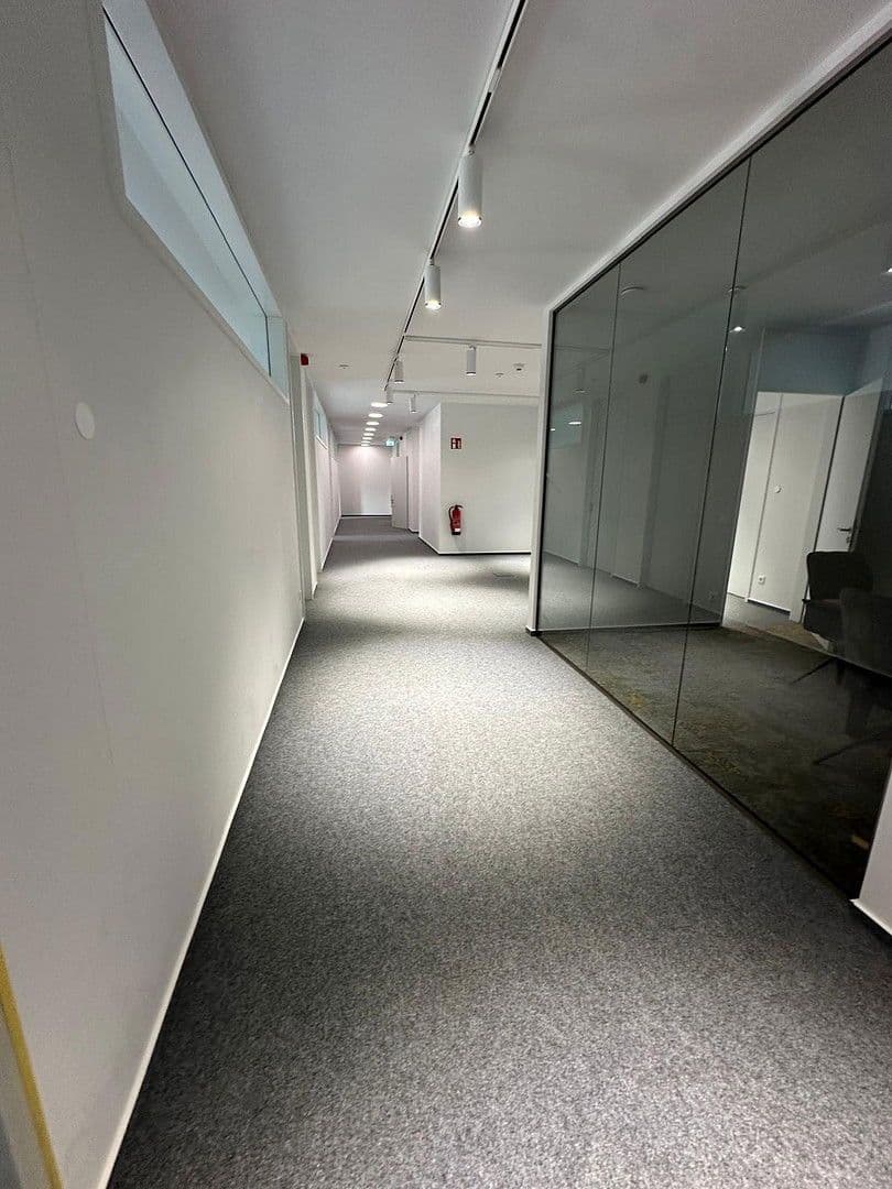 Pronájem kanceláře 300 m², Friedhofstr. 171, Bielefeld, Severní Porýní-Vestfálsko Pronájem kanceláře 300 m², Friedhofstr. 171, Bielefeld, Severní Porýní-Vestfálsko