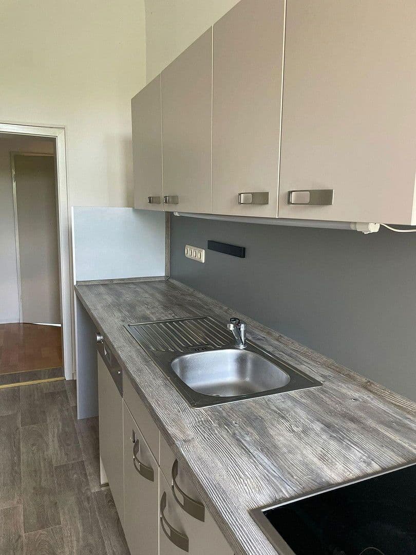 Pronájem bytu 3+1 92 m², Ritterstraße 15, Chemnitz, Sasko Pronájem bytu 3+1 92 m², Ritterstraße 15, Chemnitz, Sasko