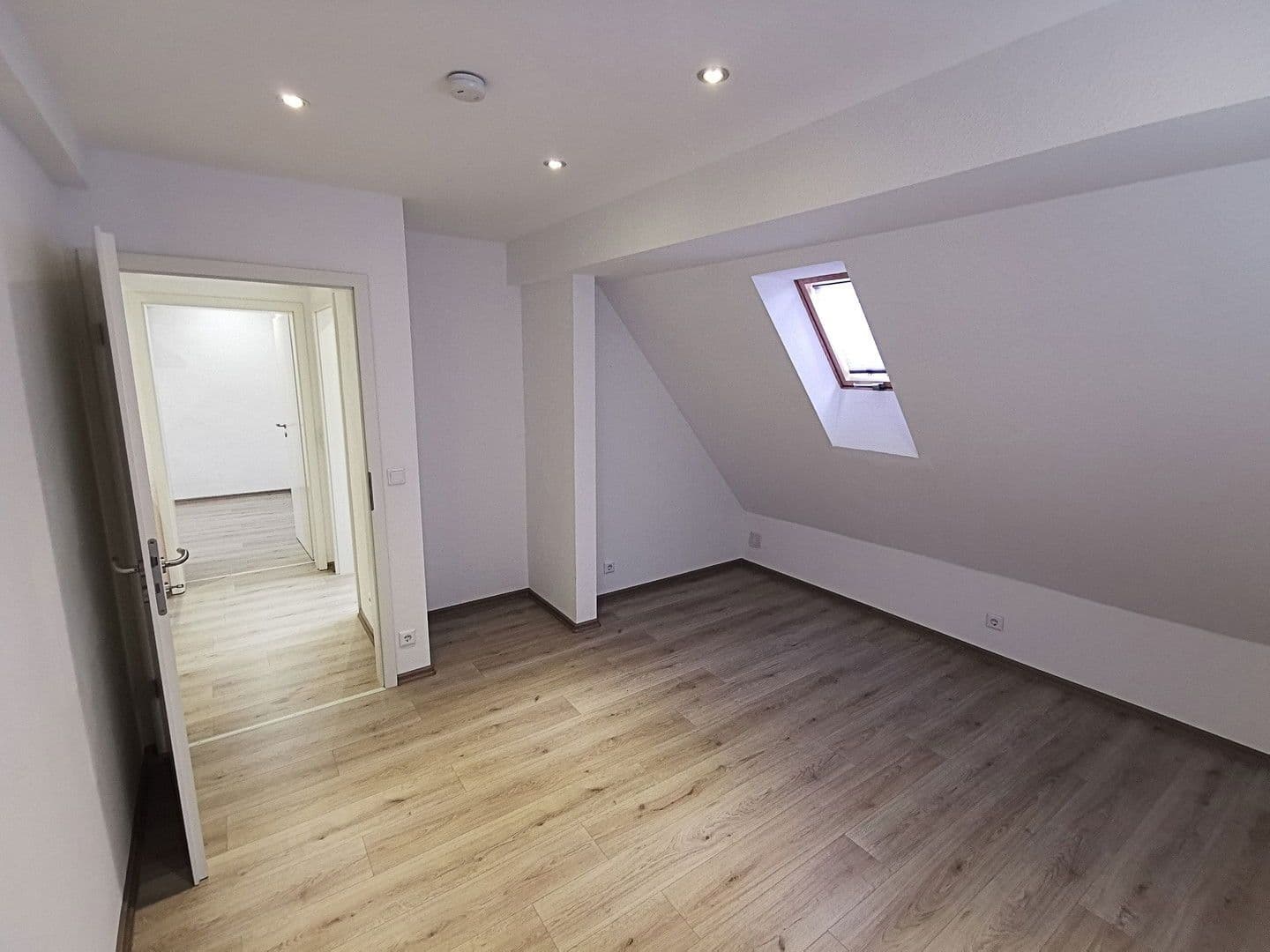 Prodej domu 127 m², pozemek 189 m², Bexbach, Země Sársko Prodej domu 127 m², pozemek 189 m², Bexbach, Země Sársko