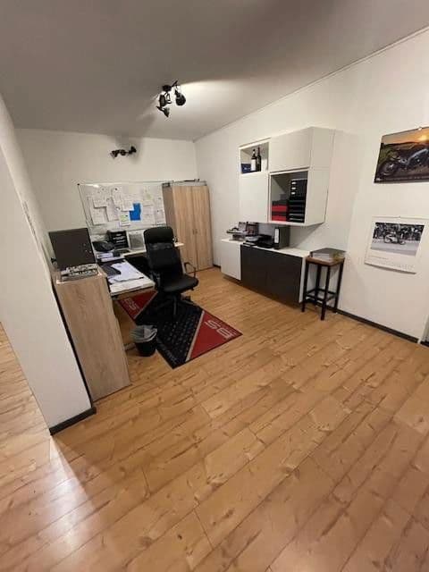 Pronájem nebytového prostoru 1.500 m², Braunschweiger Heerstr. 57, Celle, Dolní Sasko Pronájem nebytového prostoru 1.500 m², Braunschweiger Heerstr. 57, Celle, Dolní Sasko