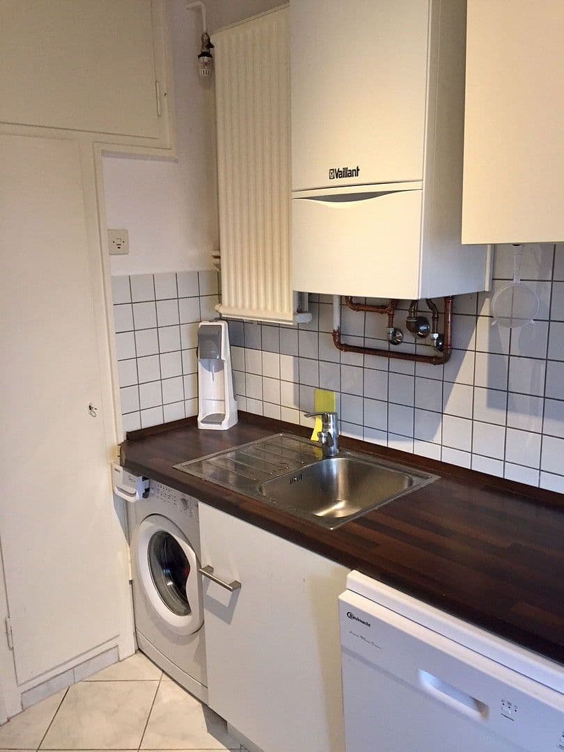 Pronájem bytu 3+1 74 m², Krausenstr. 44, Hannover, Dolní Sasko Pronájem bytu 3+1 74 m², Krausenstr. 44, Hannover, Dolní Sasko