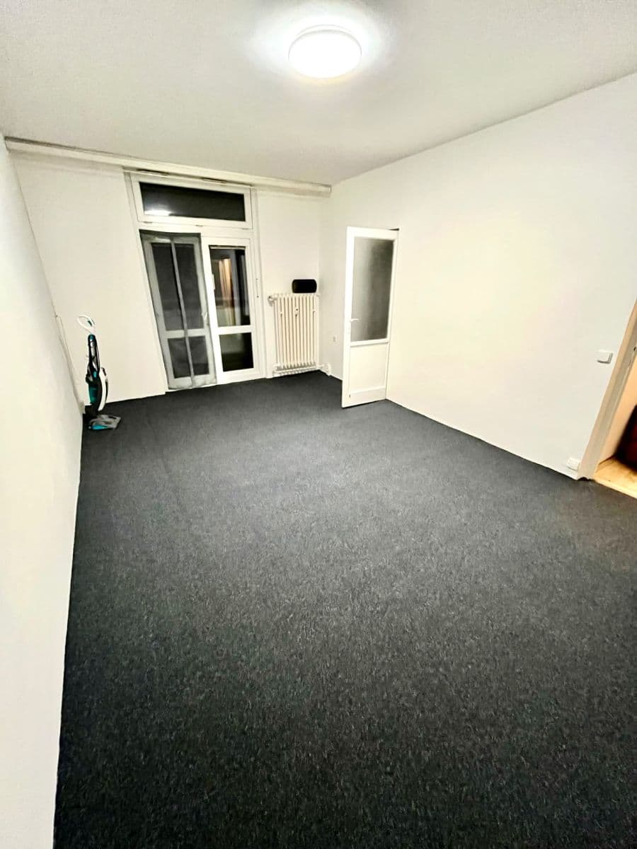 Pronájem bytu 1+kk 32 m², Halasovo náměstí, Brno, Jihomoravský kraj Pronájem bytu 1+kk 32 m², Halasovo náměstí, Brno, Jihomoravský kraj
