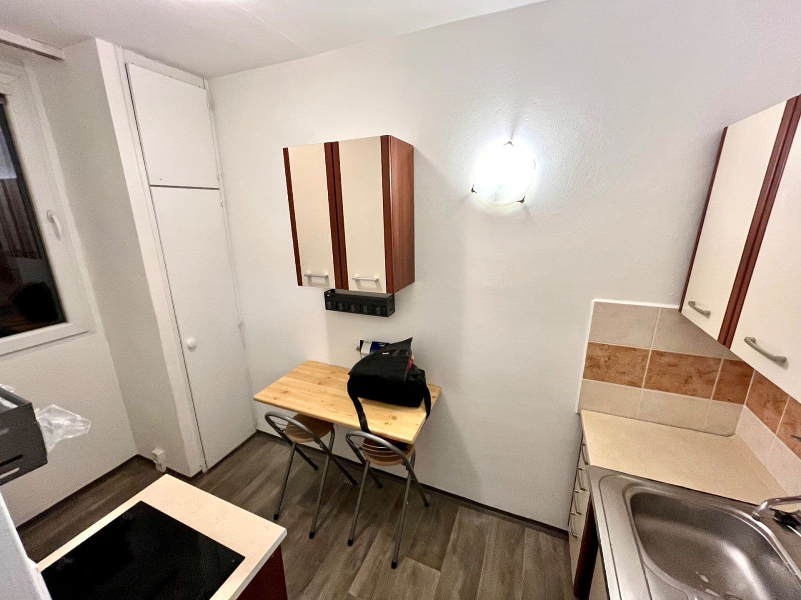 Pronájem bytu 1+kk 32 m², Halasovo náměstí, Brno, Jihomoravský kraj Pronájem bytu 1+kk 32 m², Halasovo náměstí, Brno, Jihomoravský kraj