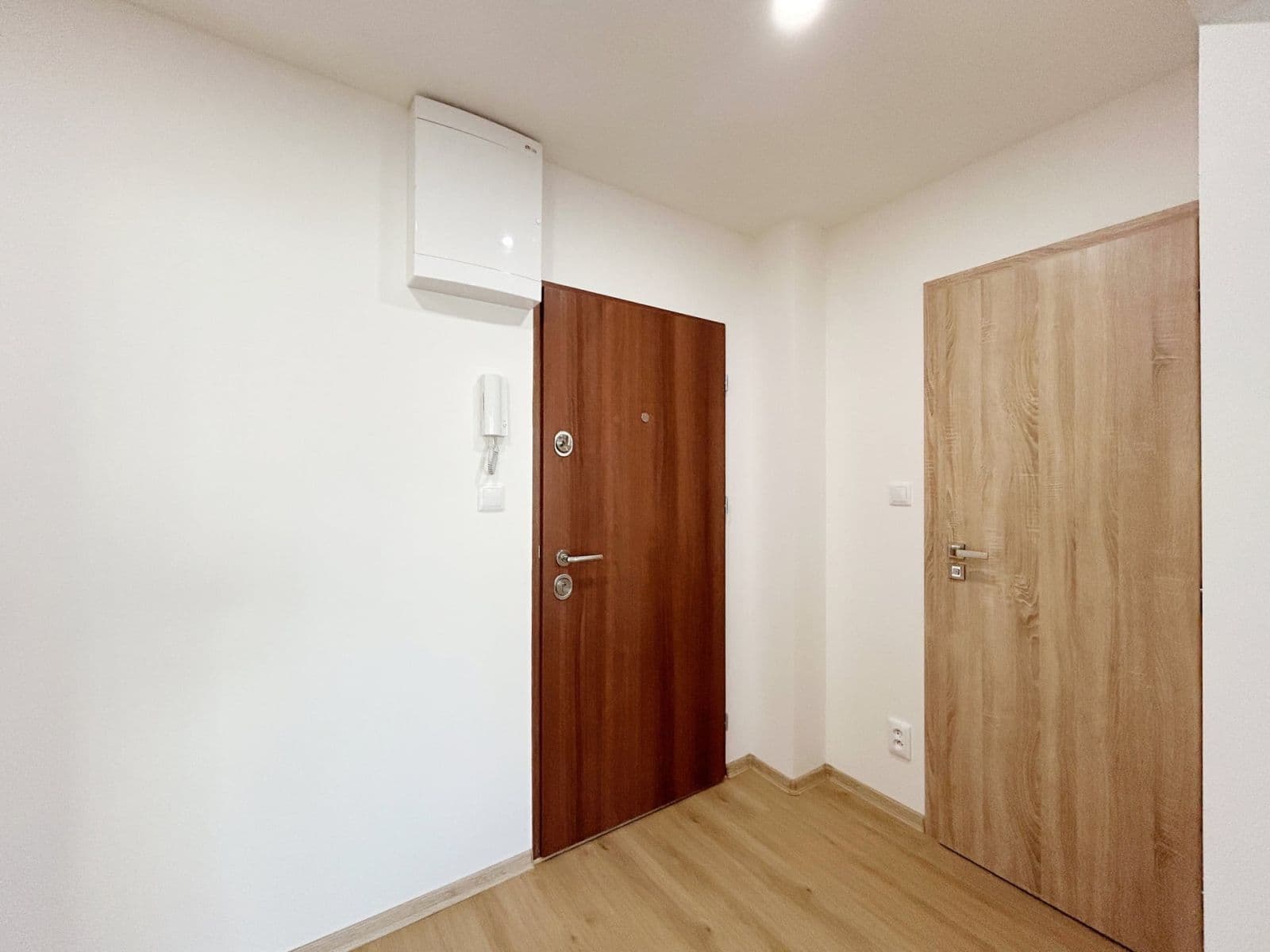 Pronájem bytu 4+kk 84 m², Strašnická, Praha, Praha Pronájem bytu 4+kk 84 m², Strašnická, Praha, Praha