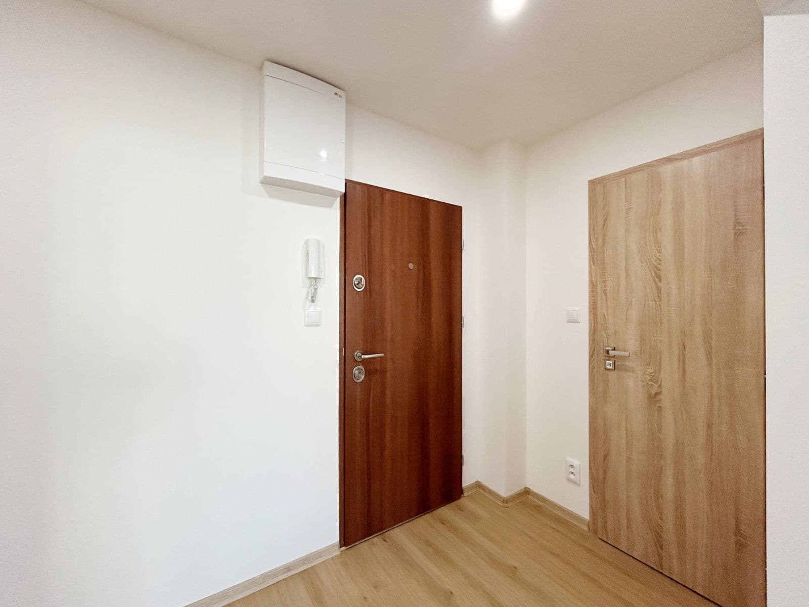 Pronájem bytu 4+kk 84 m², Strašnická, Praha, Praha Pronájem bytu 4+kk 84 m², Strašnická, Praha, Praha