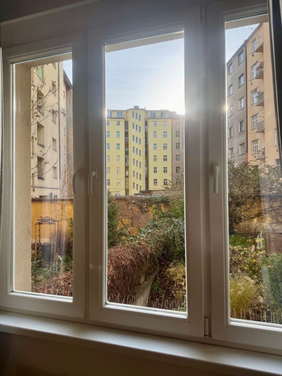 Pronájem bytu 1+kk 25 m², Strojnická, Praha, Praha Pronájem bytu 1+kk 25 m², Strojnická, Praha, Praha