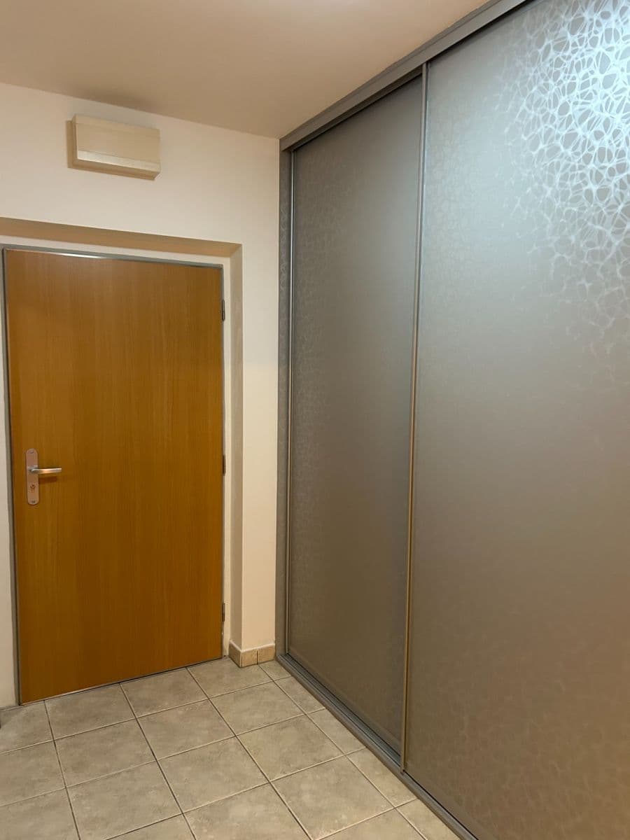 Pronájem bytu 1+kk 35 m², Kudrnova, Praha, Praha Pronájem bytu 1+kk 35 m², Kudrnova, Praha, Praha