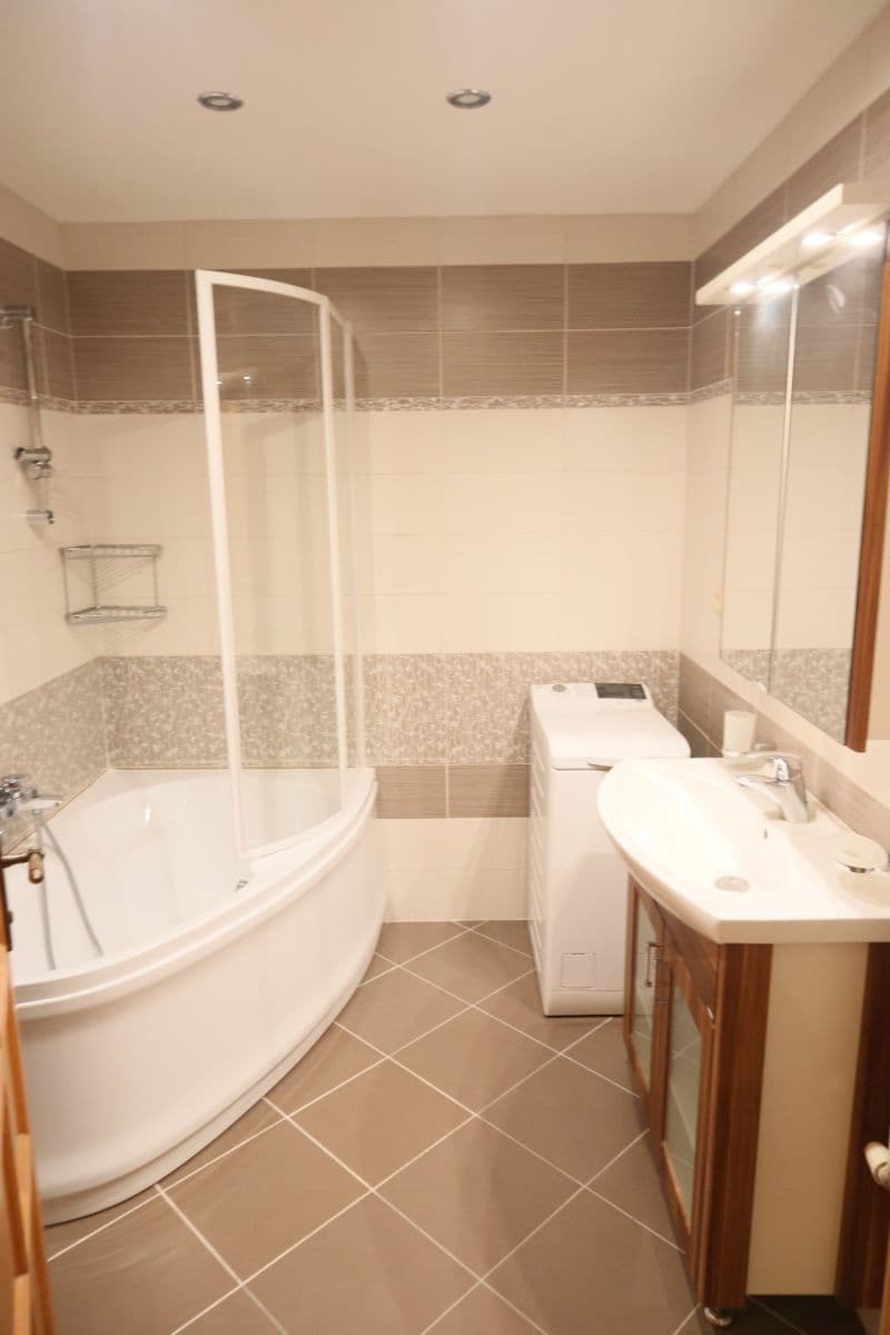 Pronájem bytu 2+1 94 m², Lidická třída, České Budějovice, Jihočeský kraj Pronájem bytu 2+1 94 m², Lidická třída, České Budějovice, Jihočeský kraj