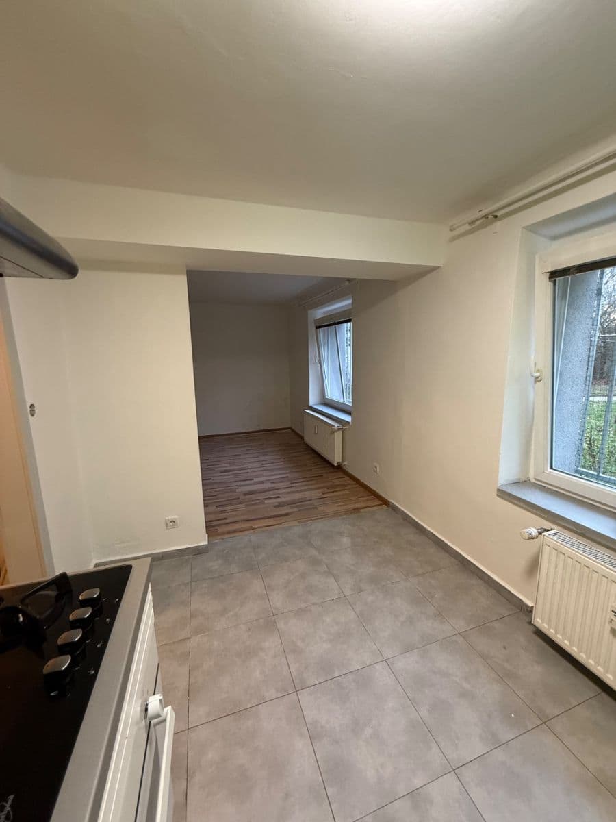Pronájem bytu 2+kk 39 m², Rabasova, Slaný, Středočeský kraj Pronájem bytu 2+kk 39 m², Rabasova, Slaný, Středočeský kraj