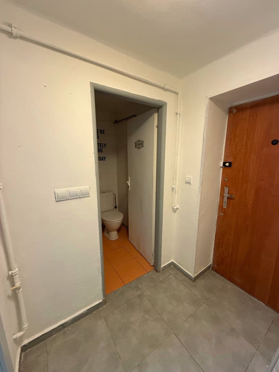 Pronájem bytu 2+kk 39 m², Rabasova, Slaný, Středočeský kraj Pronájem bytu 2+kk 39 m², Rabasova, Slaný, Středočeský kraj