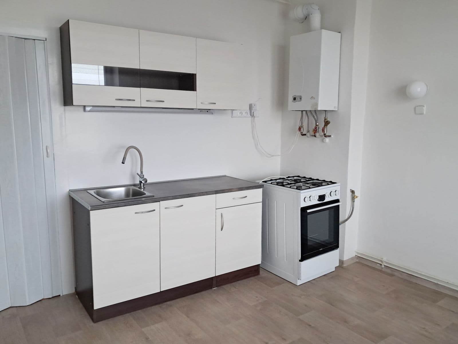 Pronájem bytu 2+1 64 m², Srbská, Brno, Jihomoravský kraj Pronájem bytu 2+1 64 m², Srbská, Brno, Jihomoravský kraj