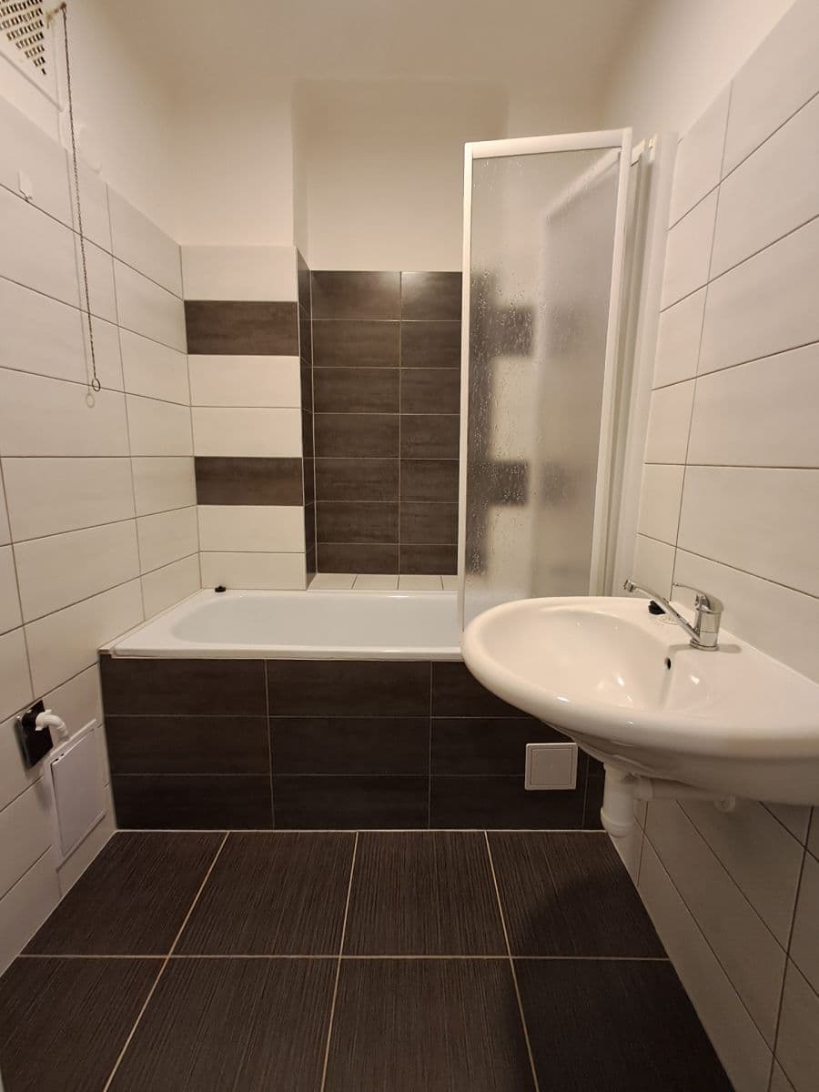 Pronájem bytu 2+1 64 m², Srbská, Brno, Jihomoravský kraj Pronájem bytu 2+1 64 m², Srbská, Brno, Jihomoravský kraj