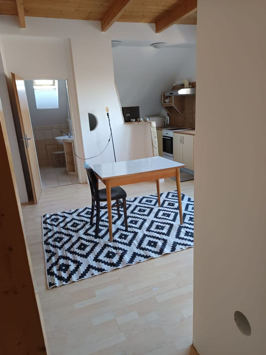 Pronájem bytu 2+kk 60 m², Stankovského, Čelákovice, Středočeský kraj Pronájem bytu 2+kk 60 m², Stankovského, Čelákovice, Středočeský kraj