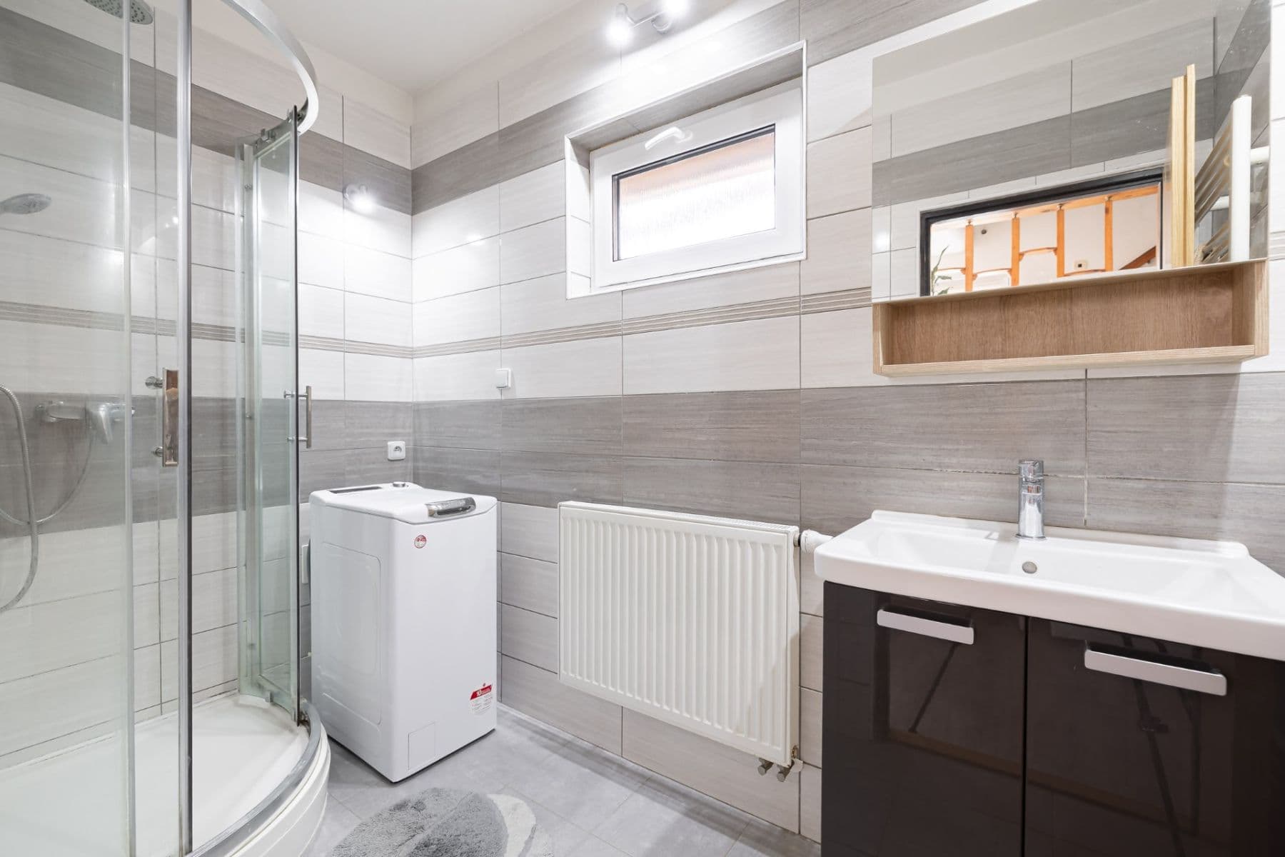 Prodej domu 183 m², pozemek 1.059 m², Na Křížku, Měšice, Středočeský kraj Prodej domu 183 m², pozemek 1.059 m², Na Křížku, Měšice, Středočeský kraj