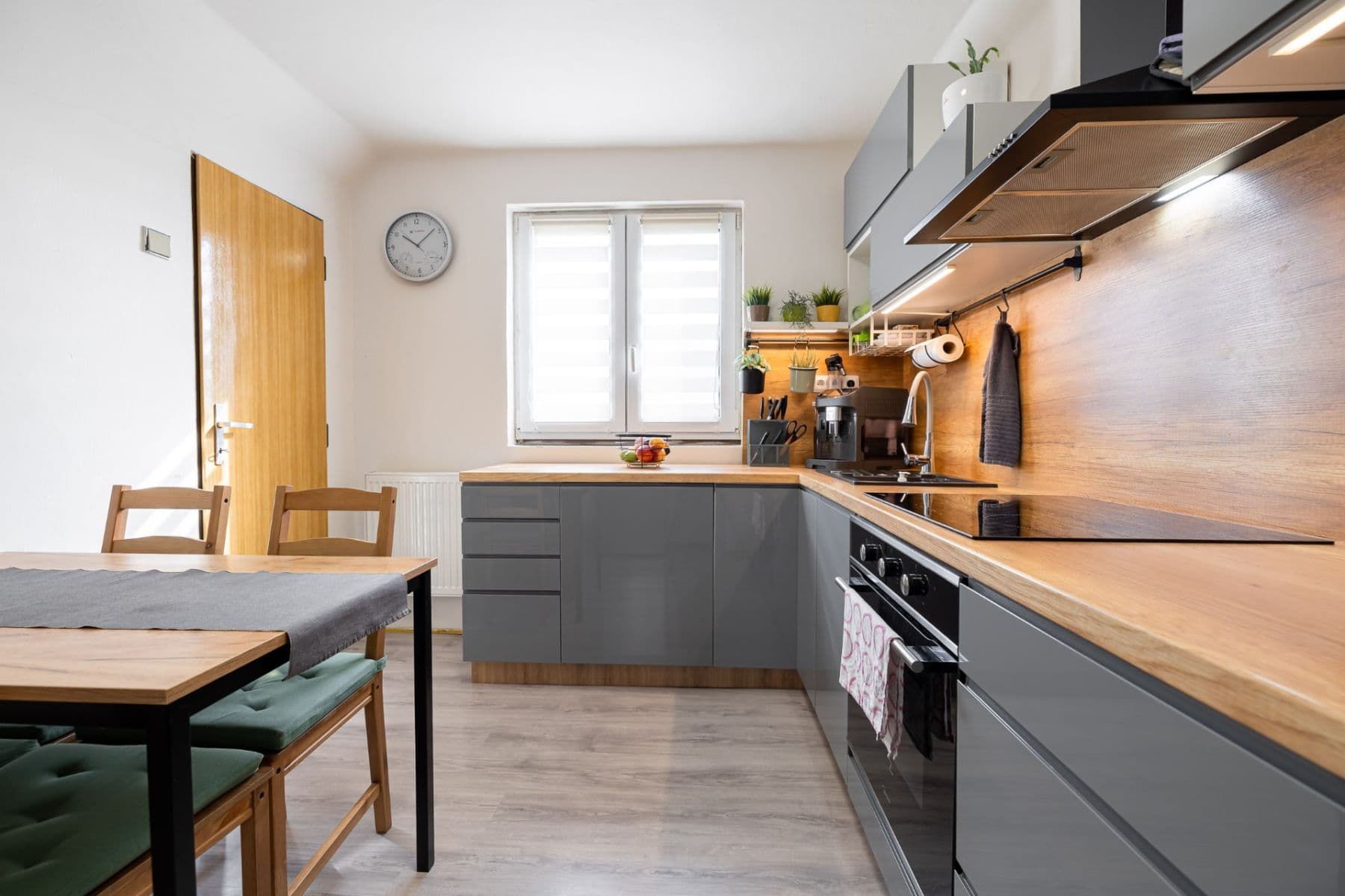 Prodej domu 183 m², pozemek 1.059 m², Na Křížku, Měšice, Středočeský kraj Prodej domu 183 m², pozemek 1.059 m², Na Křížku, Měšice, Středočeský kraj