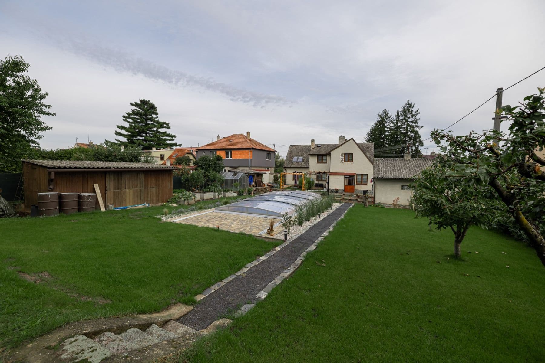 Prodej domu 183 m², pozemek 1.059 m², Na Křížku, Měšice, Středočeský kraj Prodej domu 183 m², pozemek 1.059 m², Na Křížku, Měšice, Středočeský kraj