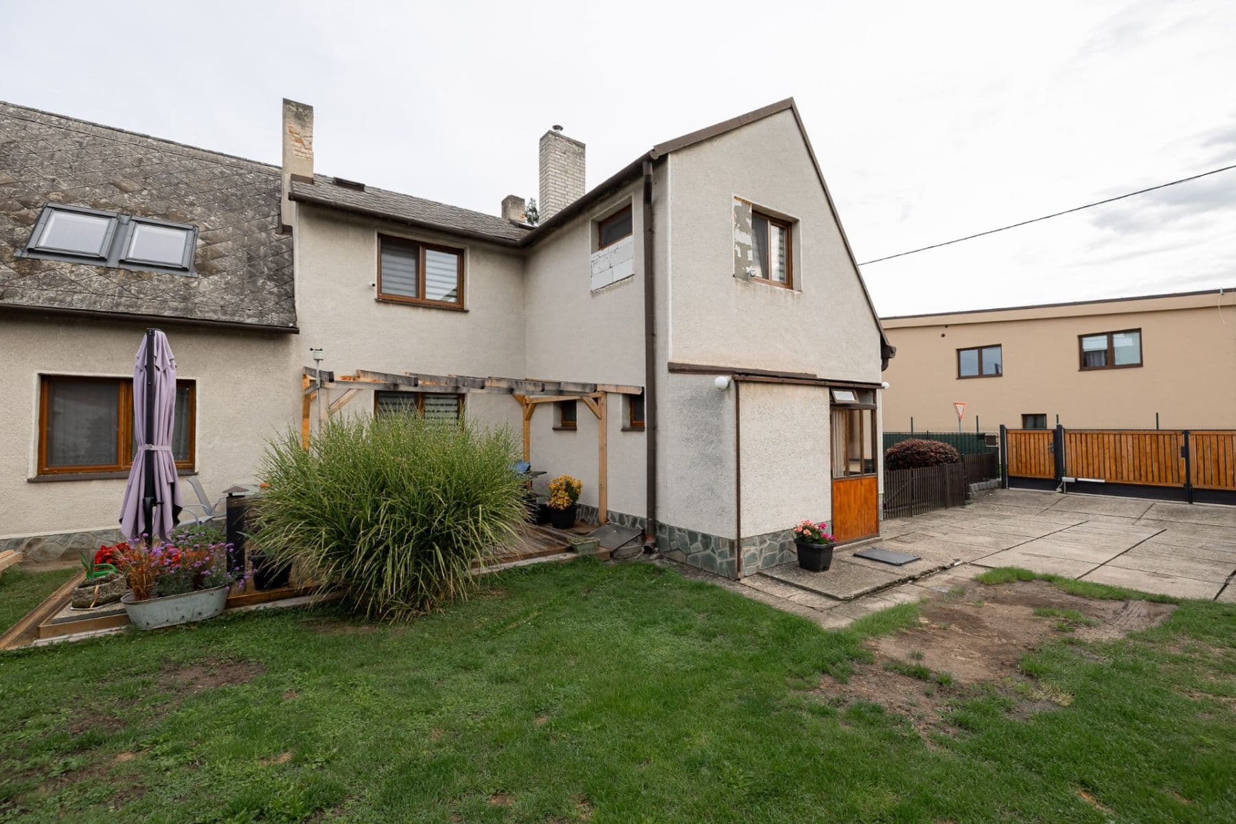 Prodej domu 183 m², pozemek 1.059 m², Na Křížku, Měšice, Středočeský kraj Prodej domu 183 m², pozemek 1.059 m², Na Křížku, Měšice, Středočeský kraj