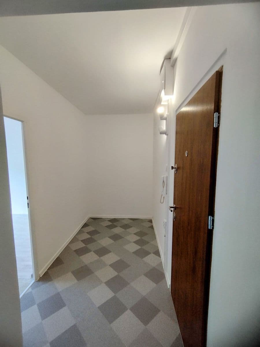 Pronájem bytu 2+1 60 m², Pod nádražím, Kraslice, Karlovarský kraj Pronájem bytu 2+1 60 m², Pod nádražím, Kraslice, Karlovarský kraj