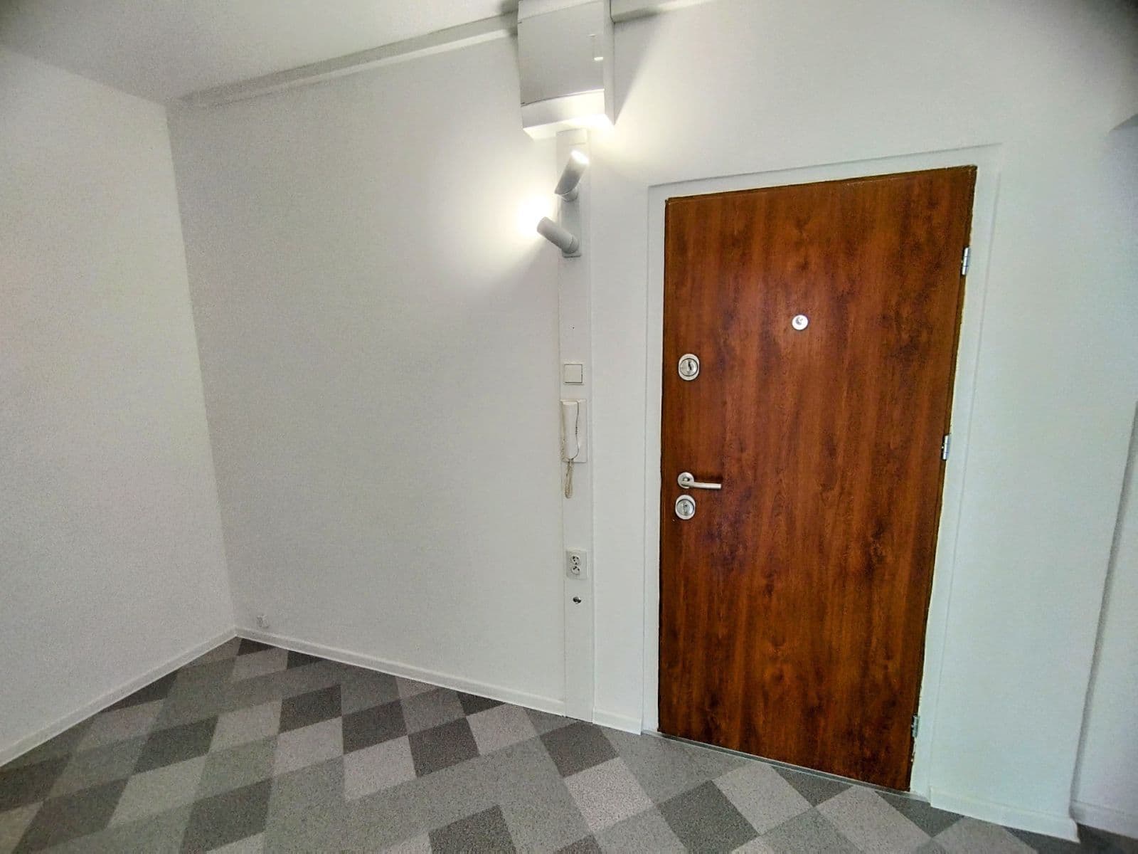 Pronájem bytu 2+1 60 m², Pod nádražím, Kraslice, Karlovarský kraj Pronájem bytu 2+1 60 m², Pod nádražím, Kraslice, Karlovarský kraj