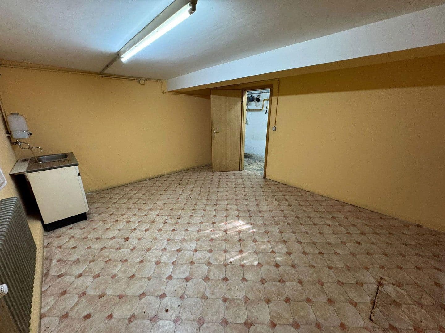 Prodej nebytového prostoru 600 m², Solingen, Severní Porýní-Vestfálsko Prodej nebytového prostoru 600 m², Solingen, Severní Porýní-Vestfálsko