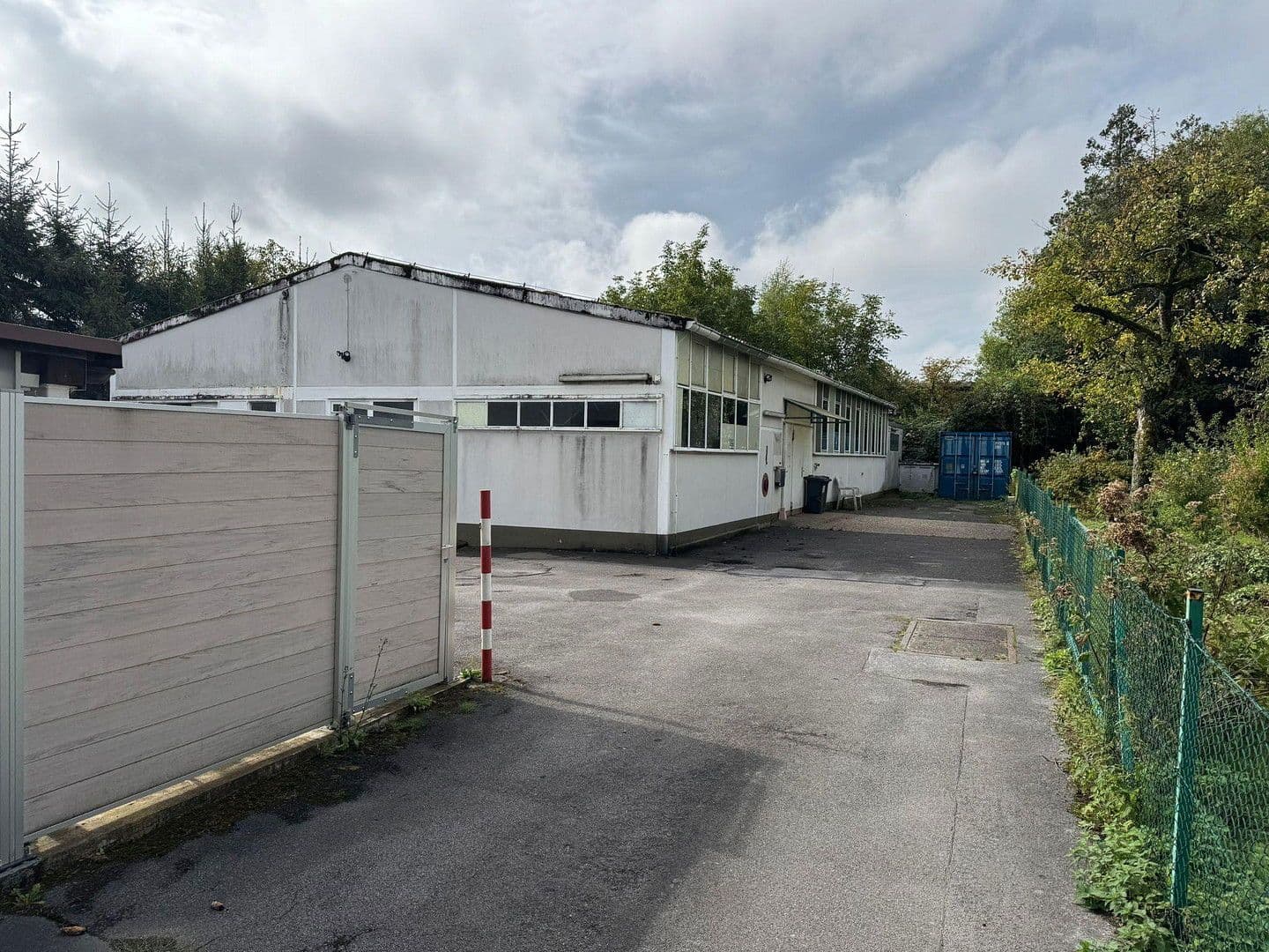 Prodej nebytového prostoru 600 m², Solingen, Severní Porýní-Vestfálsko Prodej nebytového prostoru 600 m², Solingen, Severní Porýní-Vestfálsko