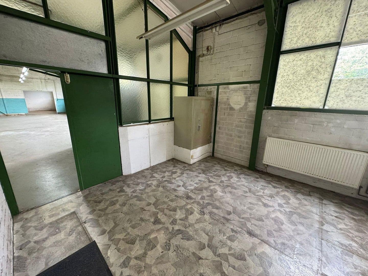 Prodej nebytového prostoru 600 m², Solingen, Severní Porýní-Vestfálsko Prodej nebytového prostoru 600 m², Solingen, Severní Porýní-Vestfálsko