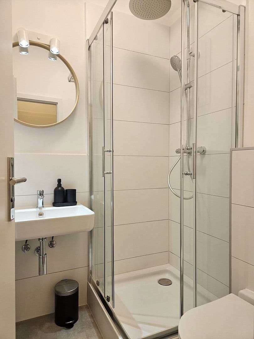 Pronájem bytu 1+1 20 m², Sonnenstr. 36a, Düsseldorf, Severní Porýní-Vestfálsko Pronájem bytu 1+1 20 m², Sonnenstr. 36a, Düsseldorf, Severní Porýní-Vestfálsko