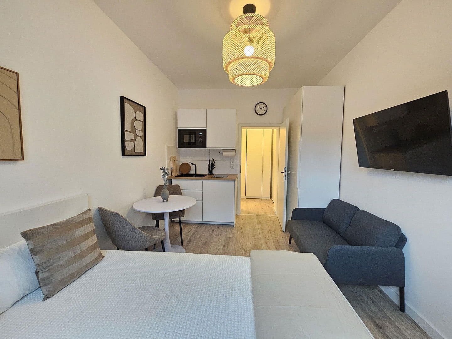 Pronájem bytu 1+1 20 m², Sonnenstr. 36a, Düsseldorf, Severní Porýní-Vestfálsko Pronájem bytu 1+1 20 m², Sonnenstr. 36a, Düsseldorf, Severní Porýní-Vestfálsko